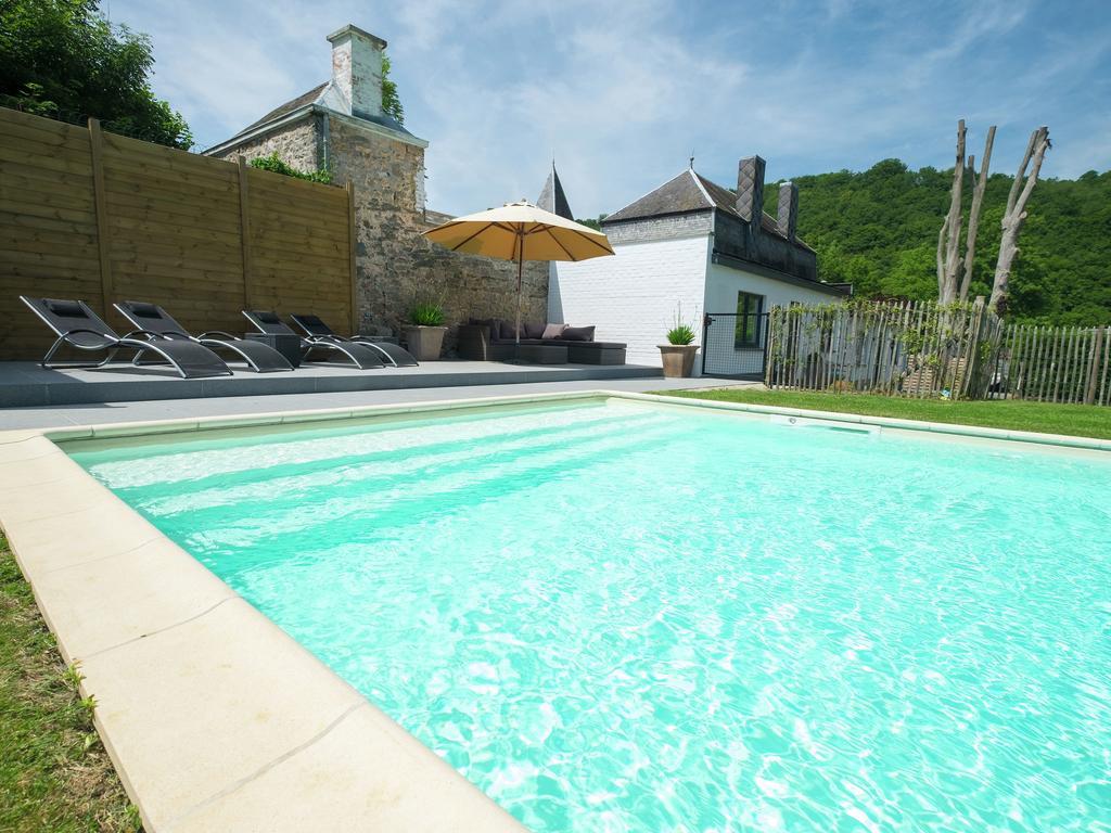 Modern Mansion In Hasti Re Par Del With Pool Villa Hastiere-par-dela Kültér fotó
